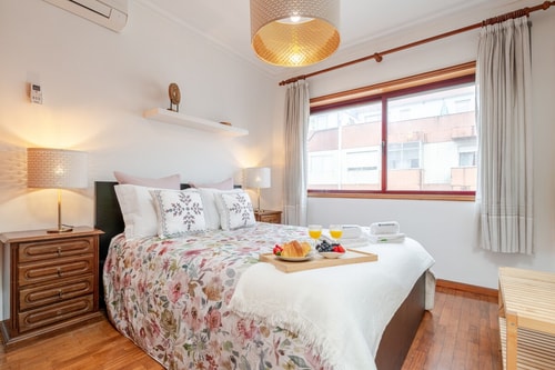 Rustic Bright Flat | City Centre by Host Wise Host Wise Booking