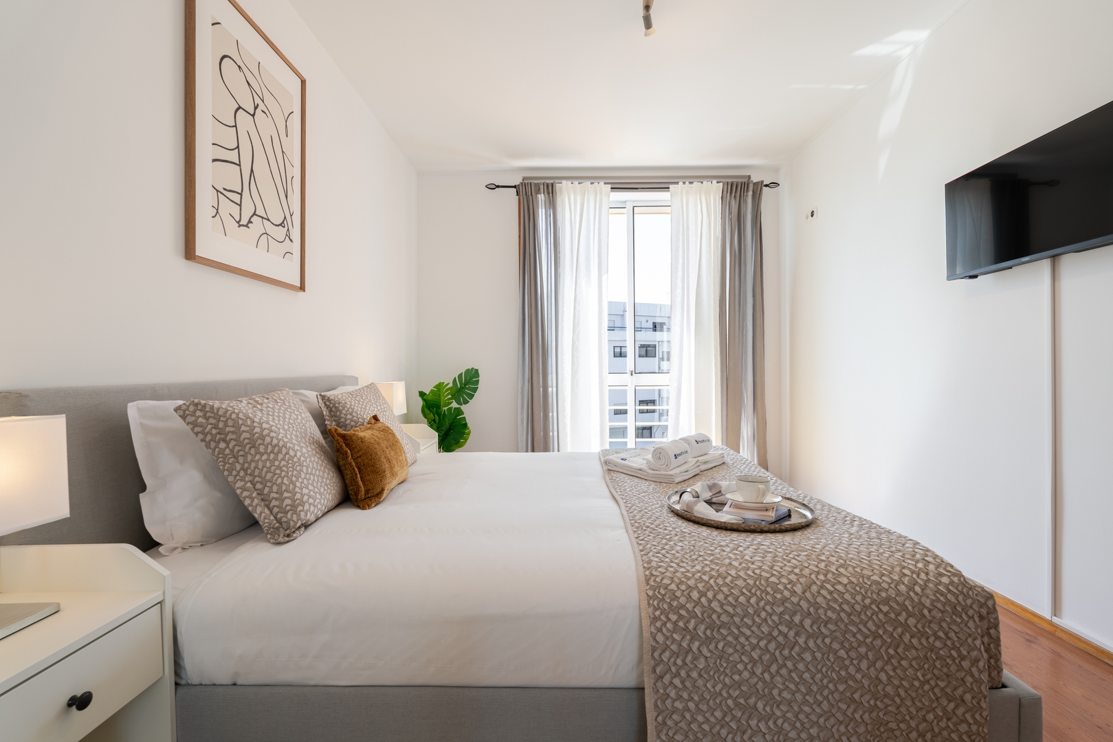 Bright Flat with Balcony & Garage by HostWise 5 Host Wise Booking