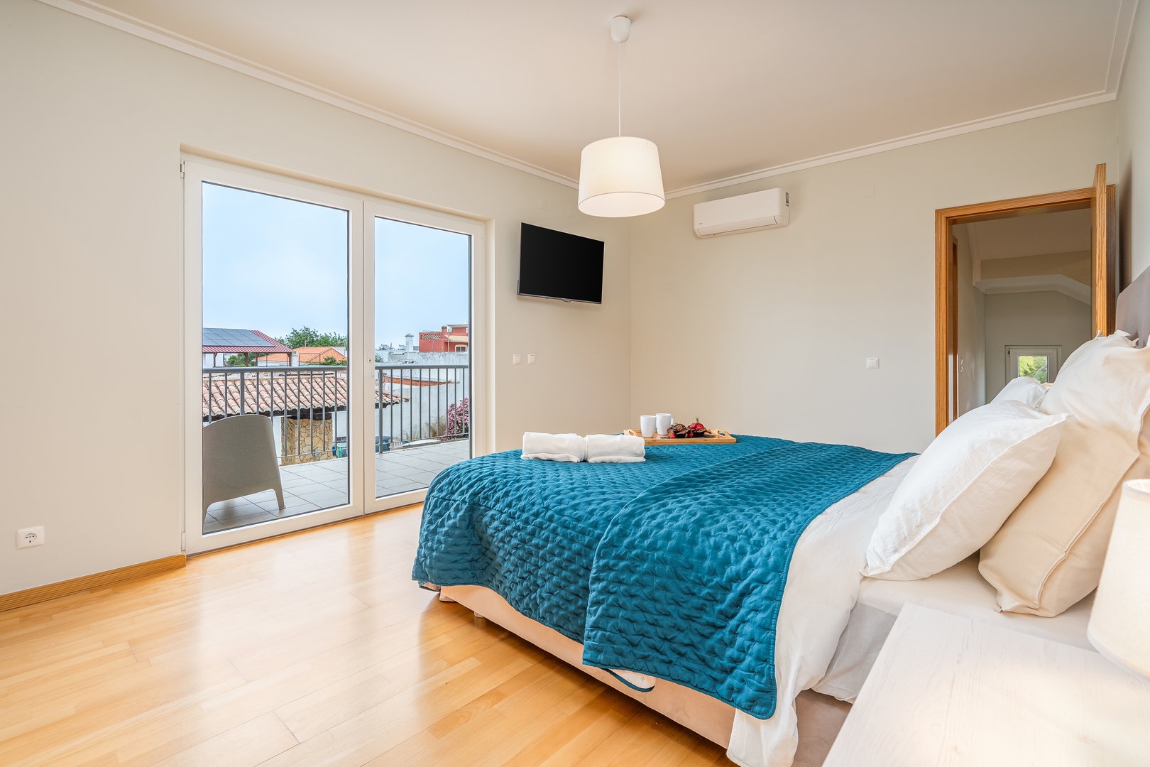 Grand Villa w/ Garden, Pool & Jacuzzi by HostWise 6 Host Wise Booking