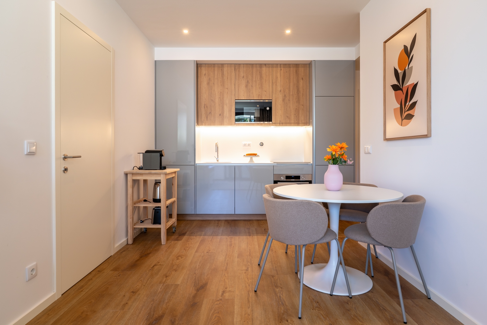 Sleek & Modern Flat w/ Private Garage by HostWise 17 Host Wise Booking