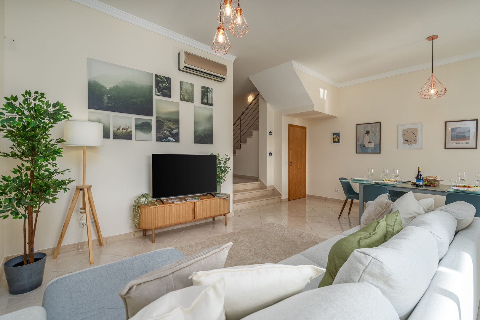 Sunny House with Jacuzzi and Pool by HostWise 29 Host Wise Booking