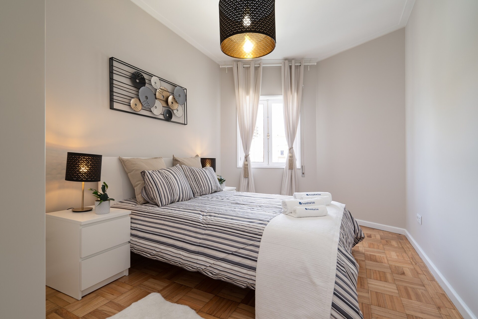 HostWise - Deluxe Bright Flat w/ Netflix 2 Host Wise Booking