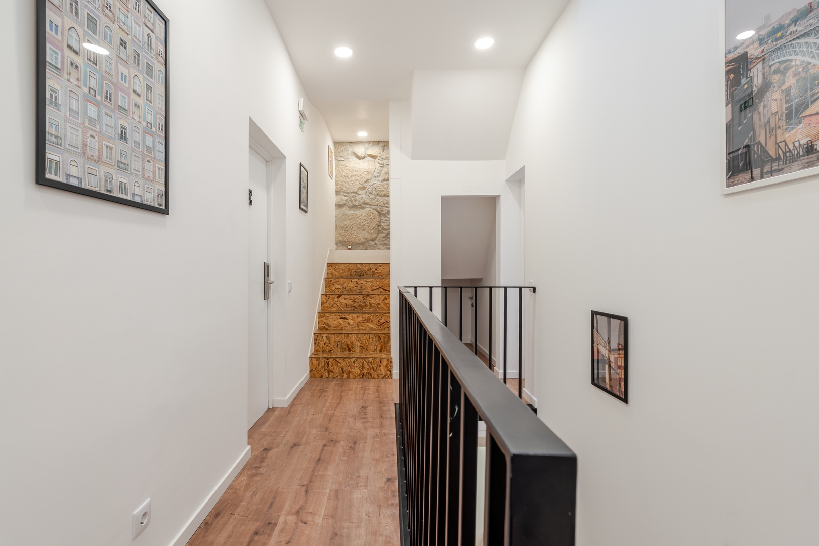 HostWise - Stylish Stone-Walled Flat 26 Host Wise Booking
