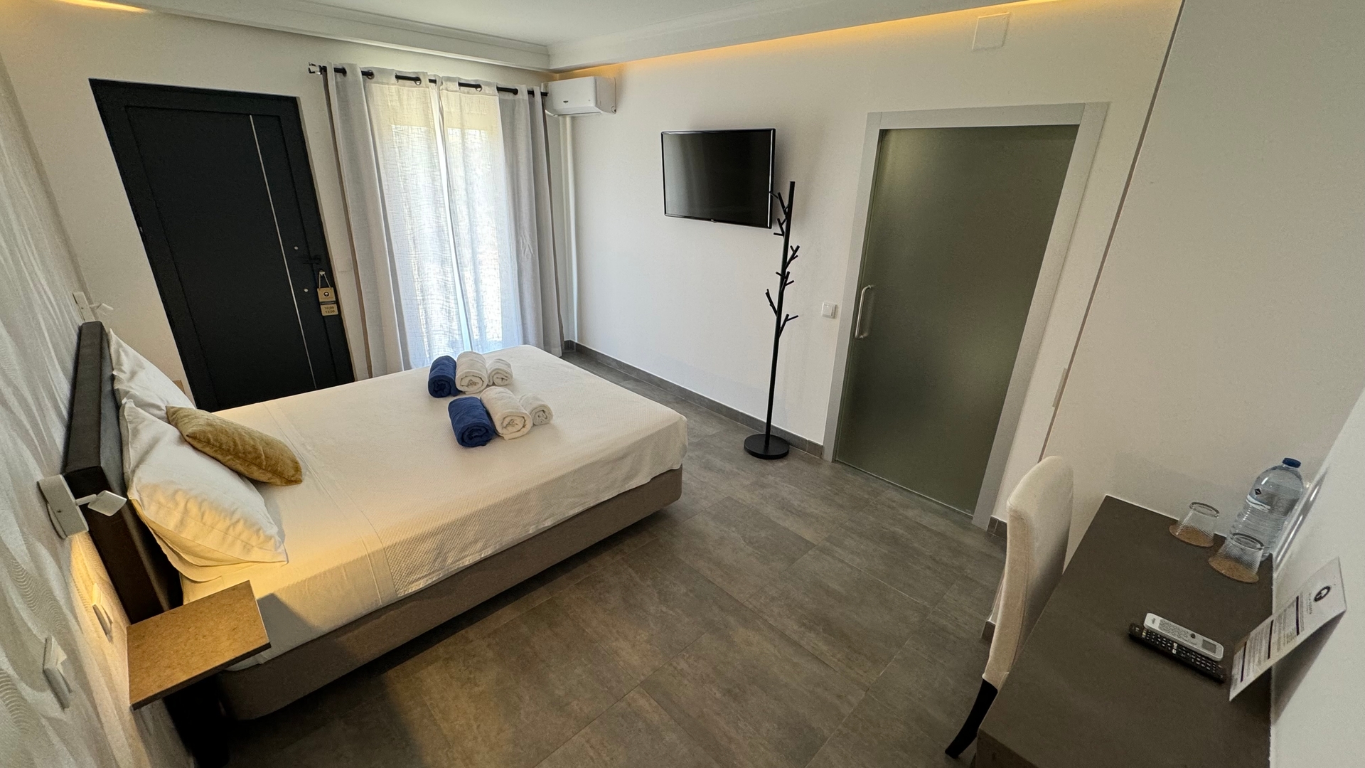 HostWise - Spacious Villa with Pool 29 Host Wise Booking