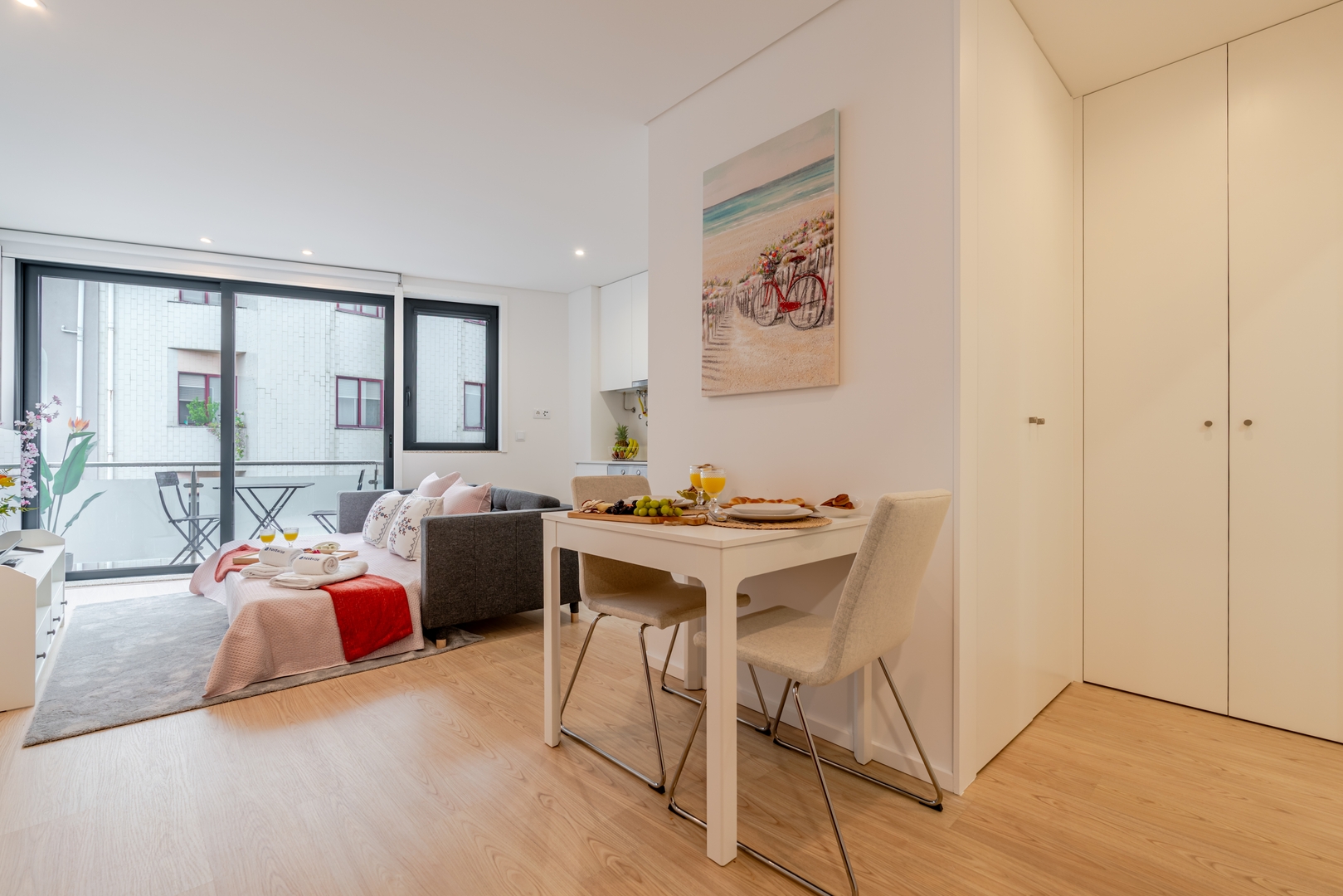 Balcony Studios & Parking in Leça by HostWise 3 Host Wise Booking