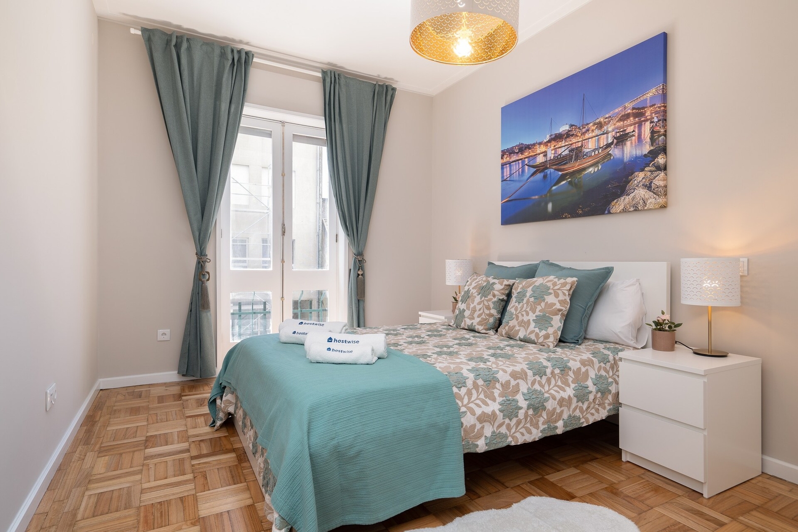 HostWise - Deluxe Bright Flat w/ Netflix 5 Host Wise Booking