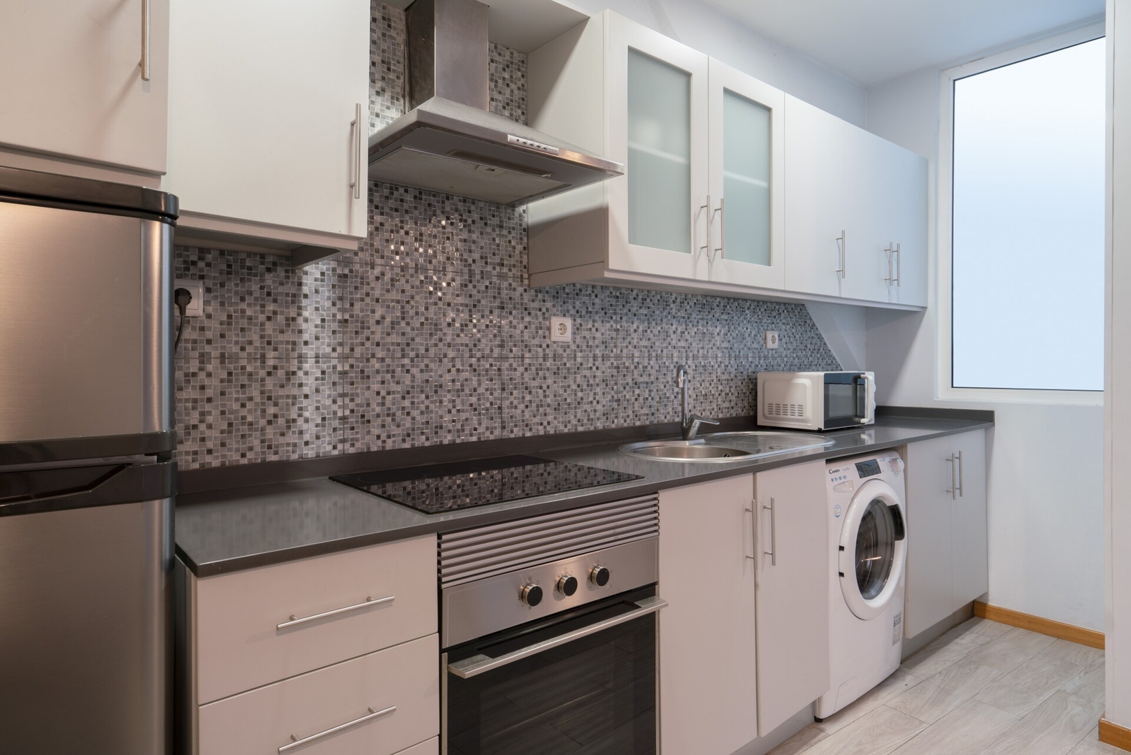 HostWise - Welcoming Flats w/ Jacuzzi & Terrace 10 Host Wise Booking