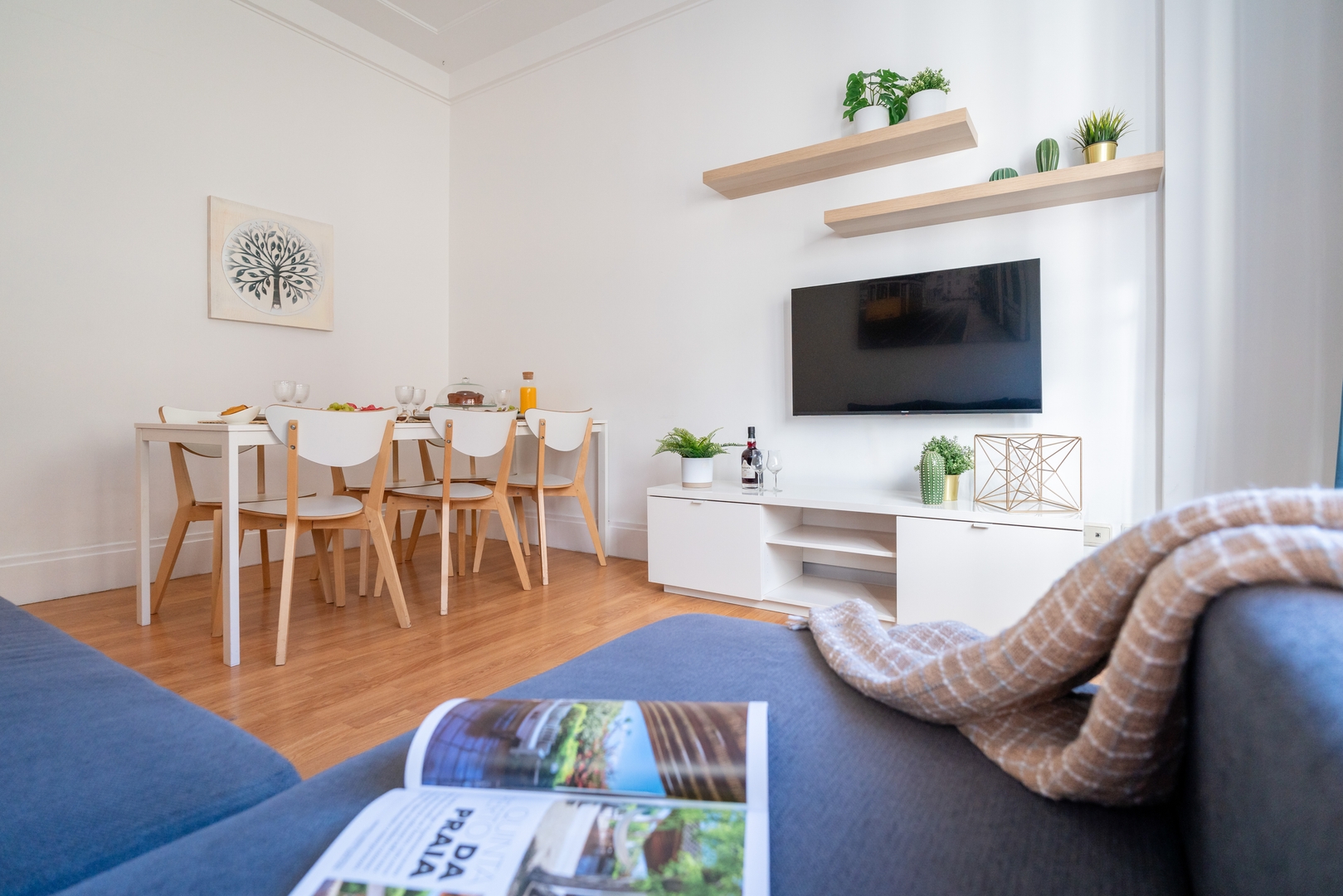 Host Wise - Roomy Restful Apartment w/ Balcony 1 Host Wise Booking