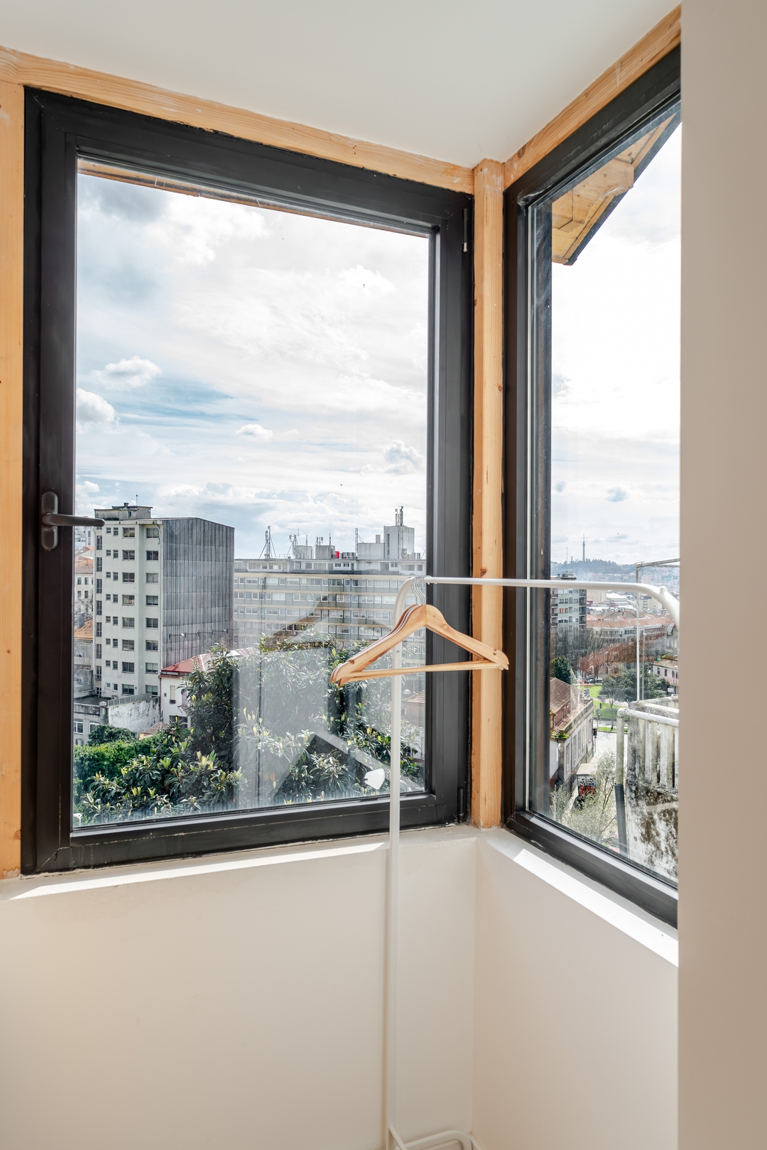 HostWise - Cozy Urban Flat 8 Host Wise Booking