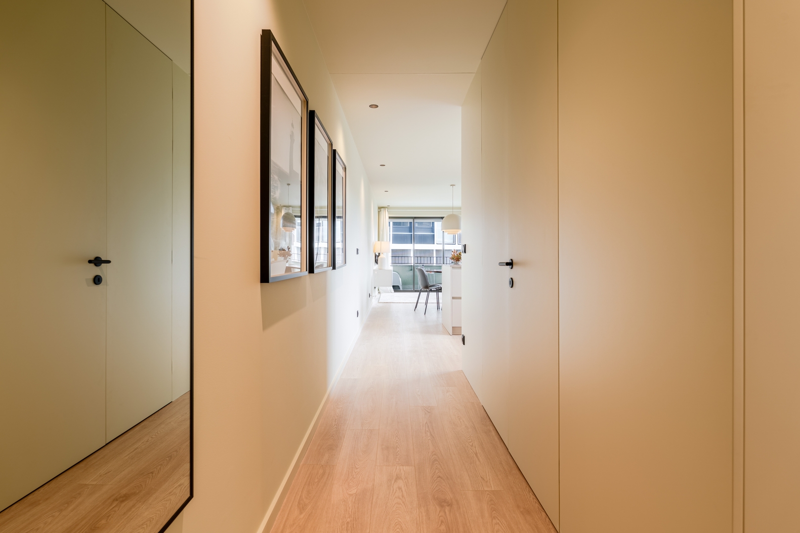 HostWise - Stylish Flat with Terrace & Garage 31 Host Wise Booking