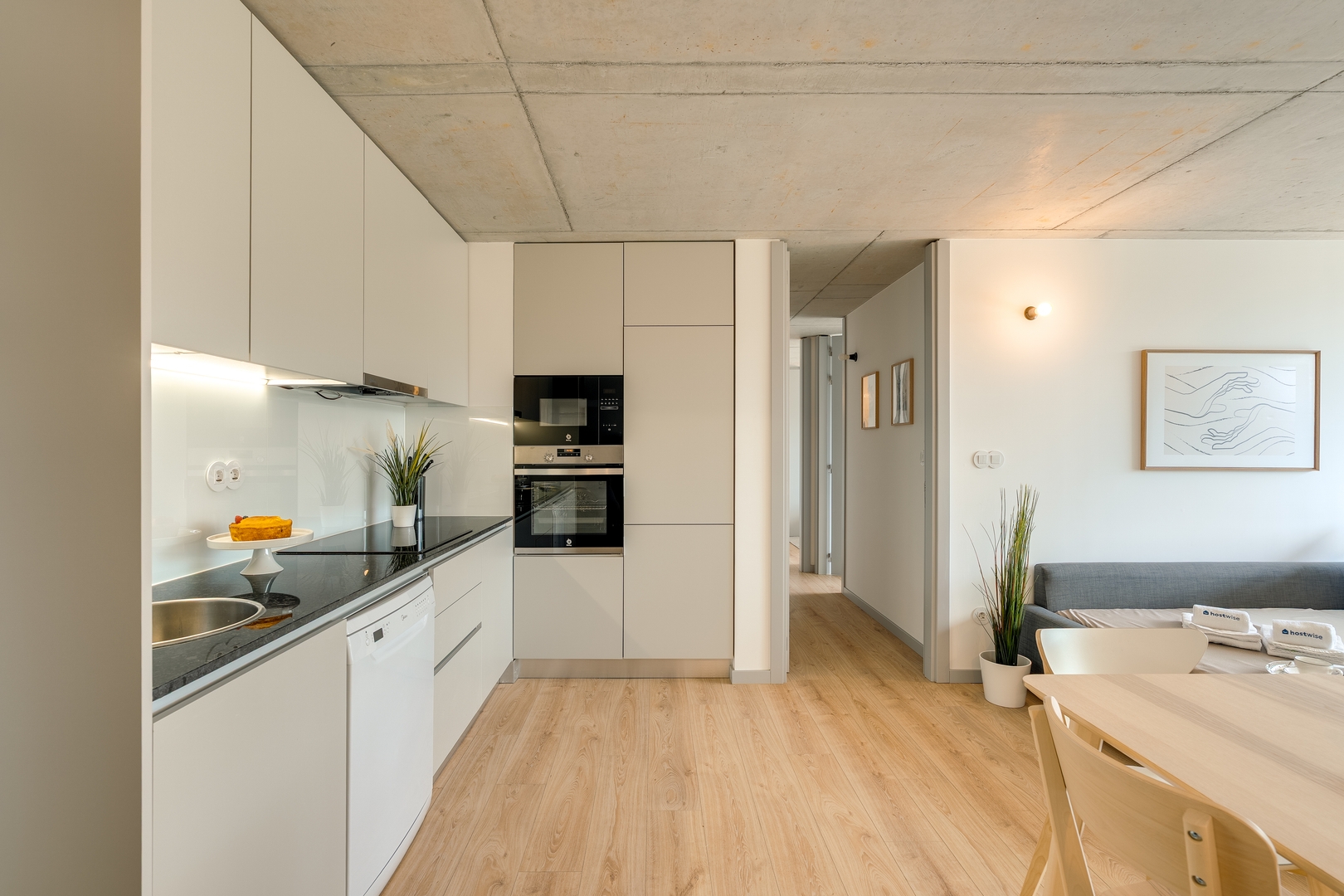 Premium Flat w/ Balcony, Pool & Garage by HostWise 38 Host Wise Booking