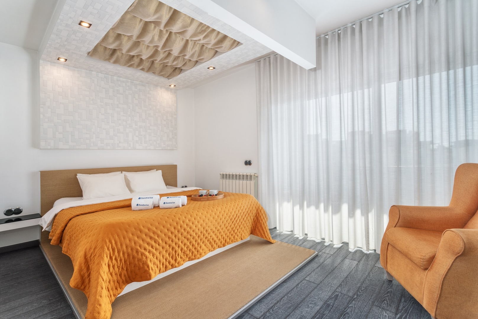 Host Wise - Luxurious House with Private Salt Pool 1 Host Wise Booking