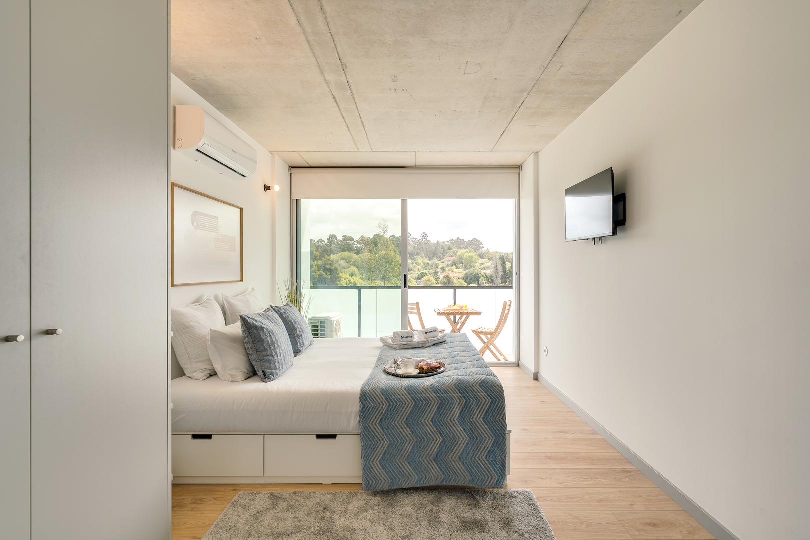 Premium Flat w/ Balcony, Pool & Garage by HostWise 5 Host Wise Booking