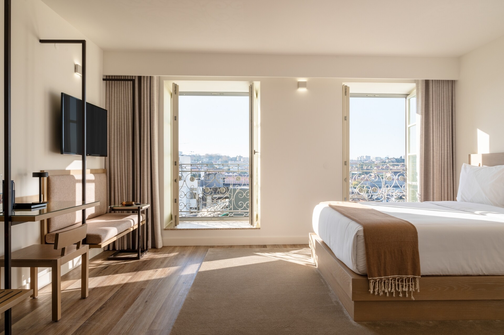 Host Wise - Fervença Boutique Palace 6 20 Host Wise Booking