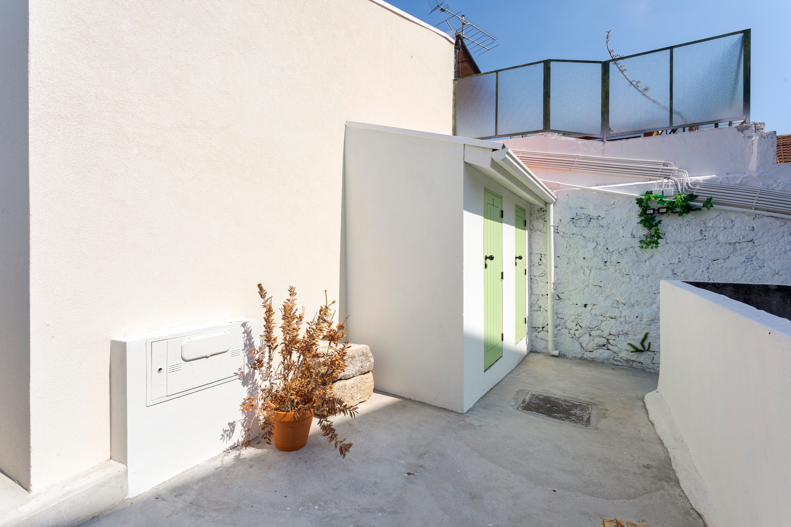 Bright Flat | Romantic Escape by HostWise 19 Host Wise Booking