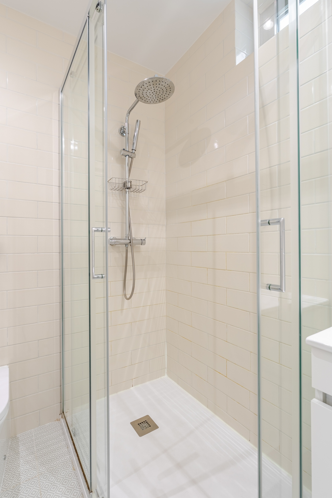 Colorful & Elegant Apartment by HostWise 20 Host Wise Booking