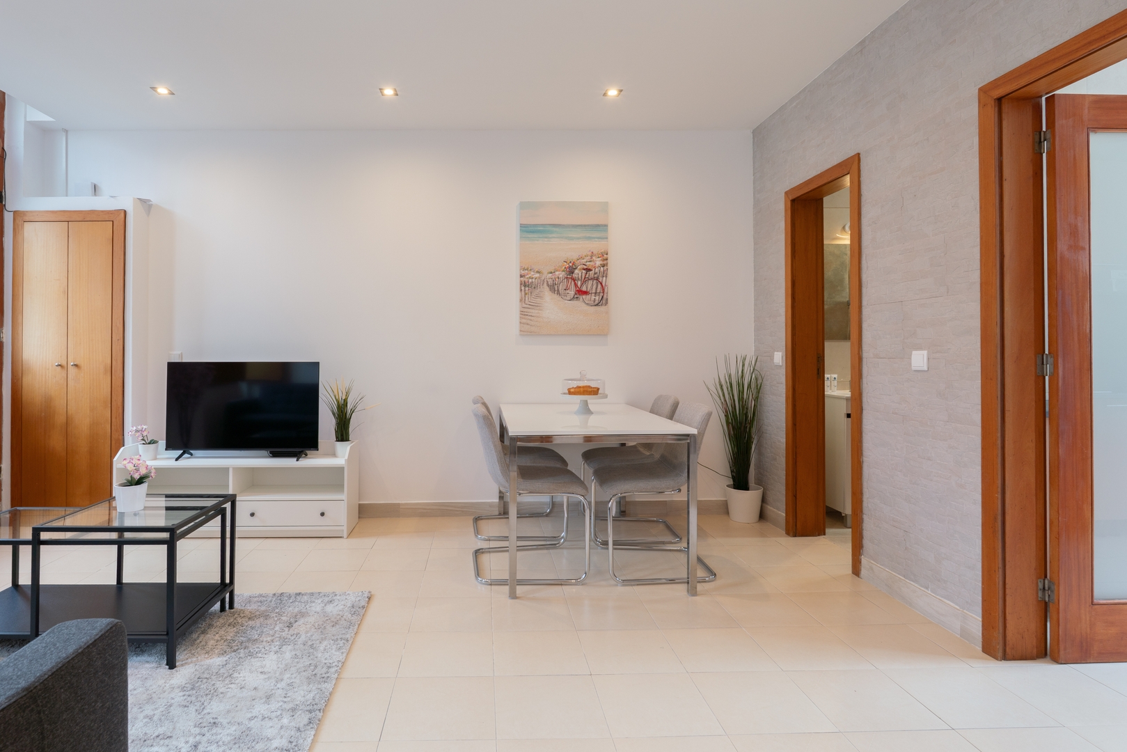 Traditional House with Terrace by HostWise 20 Host Wise Booking