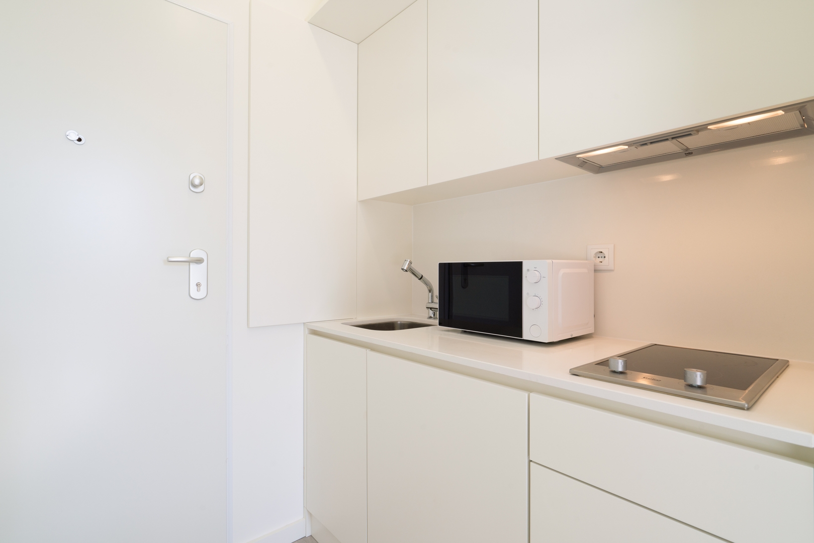 HostWise - Studios with Patio & Kitchenette 8 Host Wise Booking