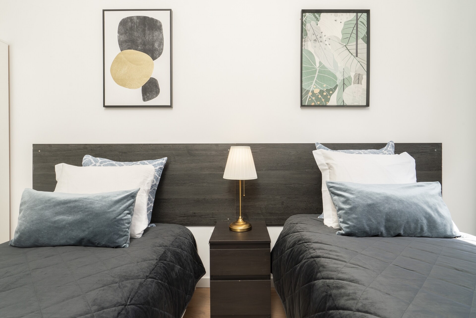Host Wise - Comfy Minimalist Flat 11 Host Wise Booking