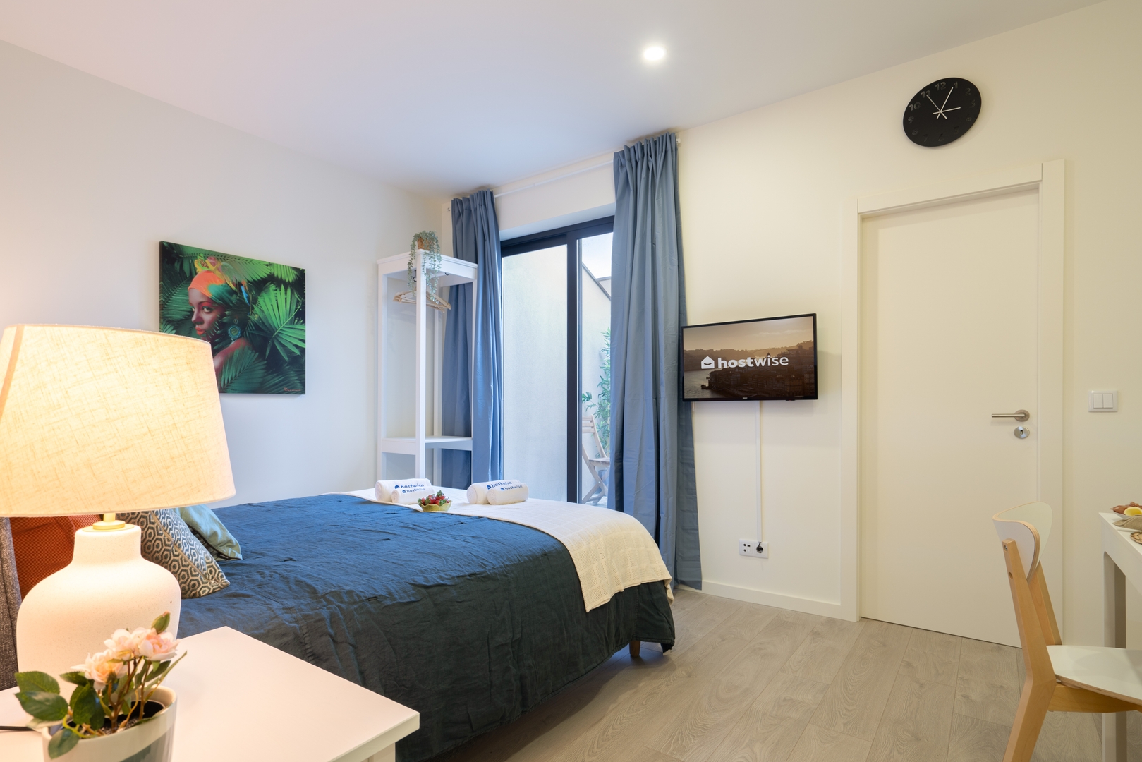 Bright Studios with Patios in Porto by HostWise 22 Host Wise Booking