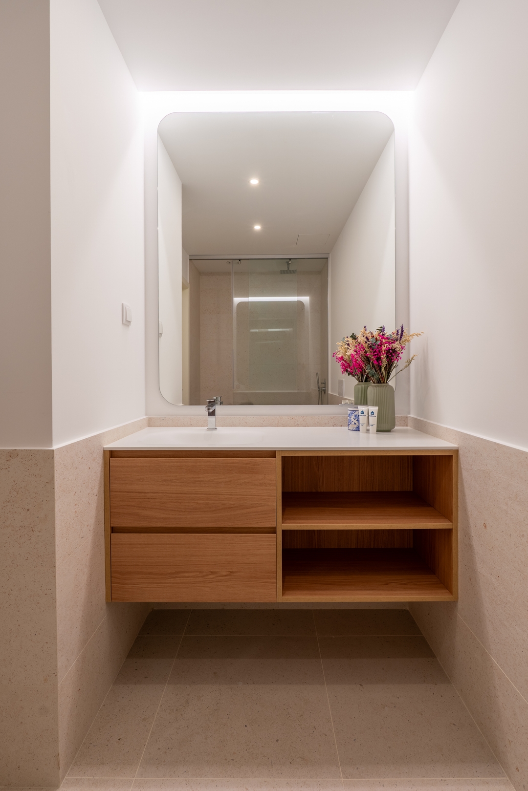 Sleek & Modern Flat w/ Private Garage by HostWise 23 Host Wise Booking