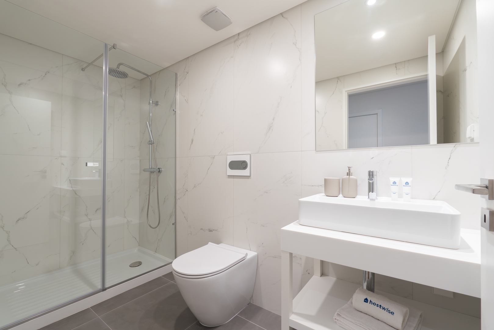 Stylish Comfort at Marquesa Palace by HostWise 26 Host Wise Booking