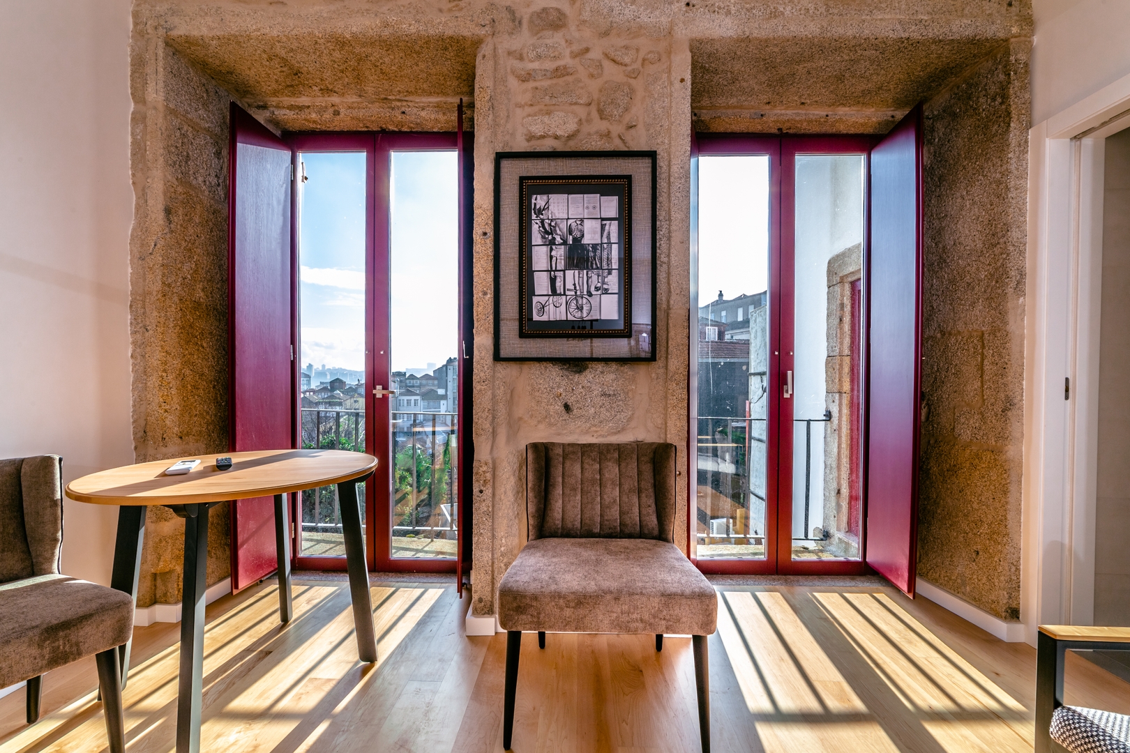 Designer Building Stay Near Clérigos by HostWise 3 Host Wise Booking