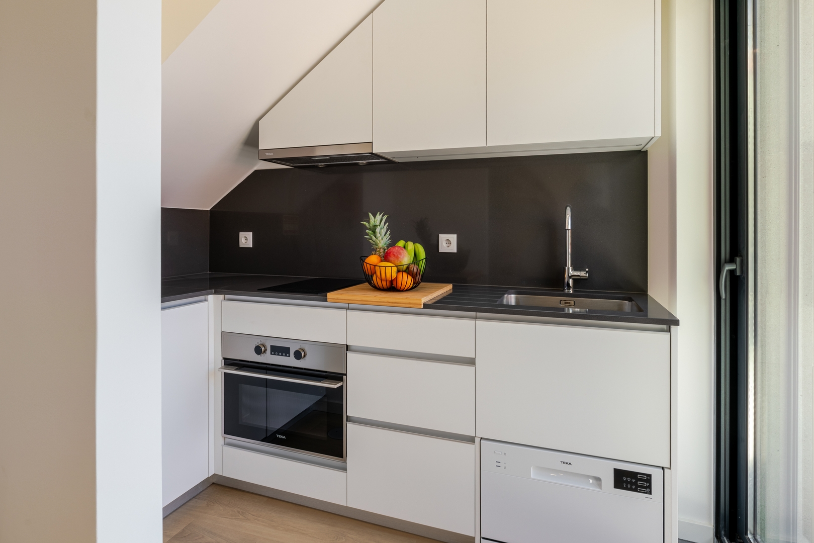 Stylish Balcony Apt & 2 Cozy Studios by HostWise 3 Host Wise Booking