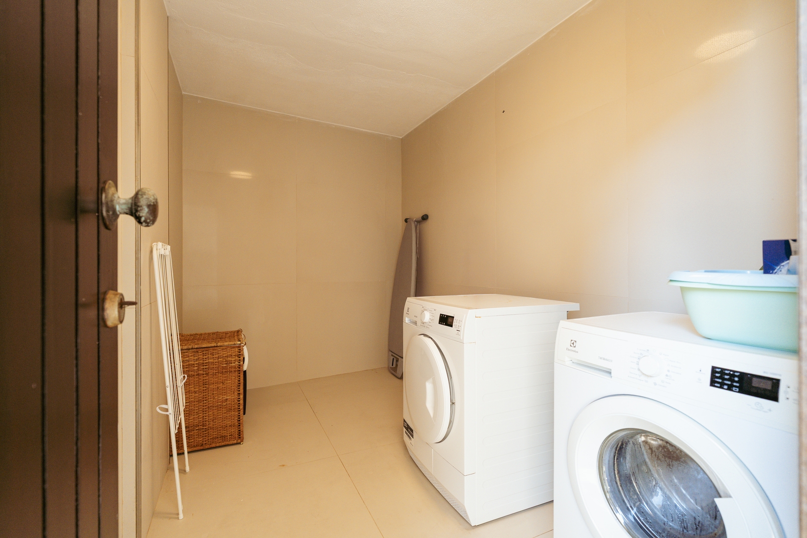 Beach Villa with Jacuzzi & Garage by HostWise 54 Host Wise Booking