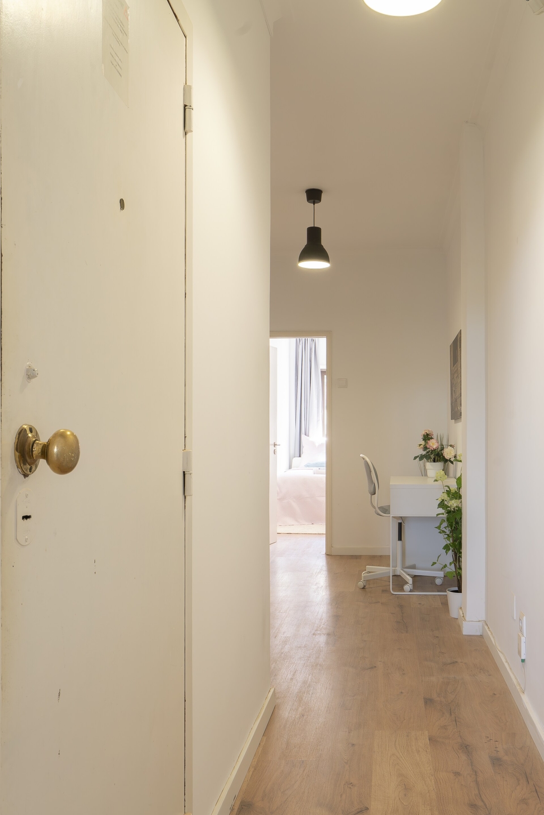 Host Wise - Comfy Minimalist Flat 29 Host Wise Booking