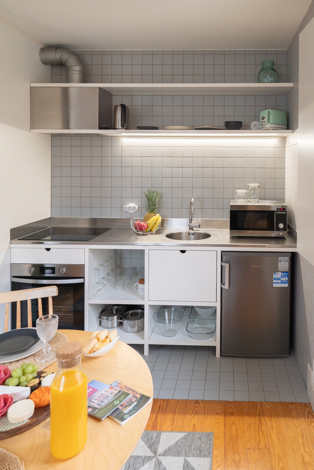Dual Sunny Studios in Old Guimarães by HostWise 13 Host Wise Booking