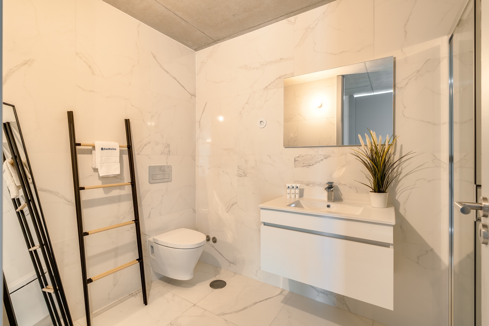 Premium Flat w/ Balcony, Pool & Garage by HostWise 49 Host Wise Booking