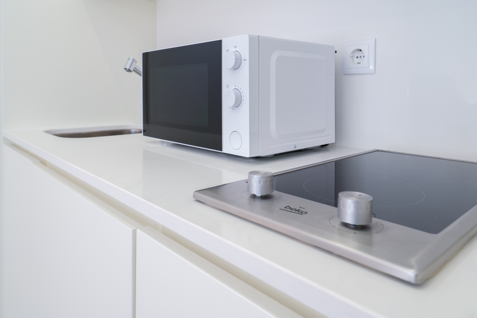 HostWise - Studios with Patio & Kitchenette 48 Host Wise Booking