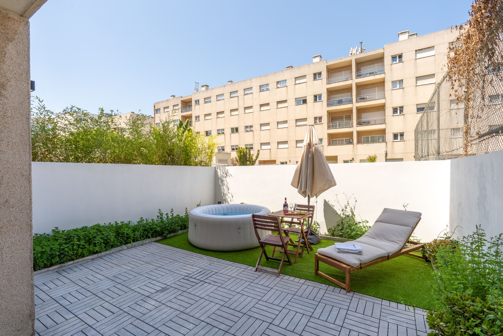 HostWise – Modern Flat w/ Terrace | Near the Beach 1 Host Wise Booking