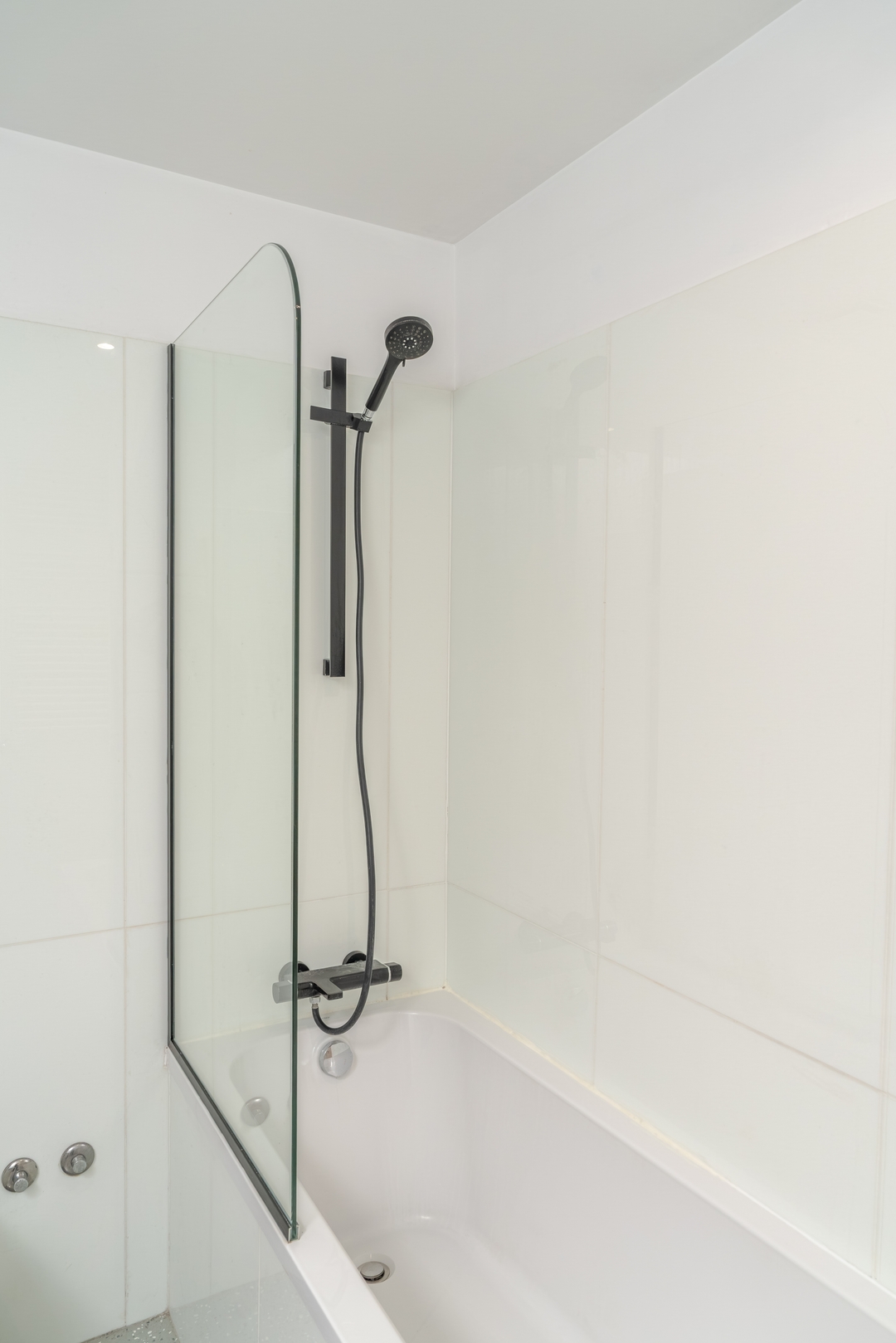 Stylish Open-Plan Flat with Swimming Pool by HostWise 22 Host Wise Booking