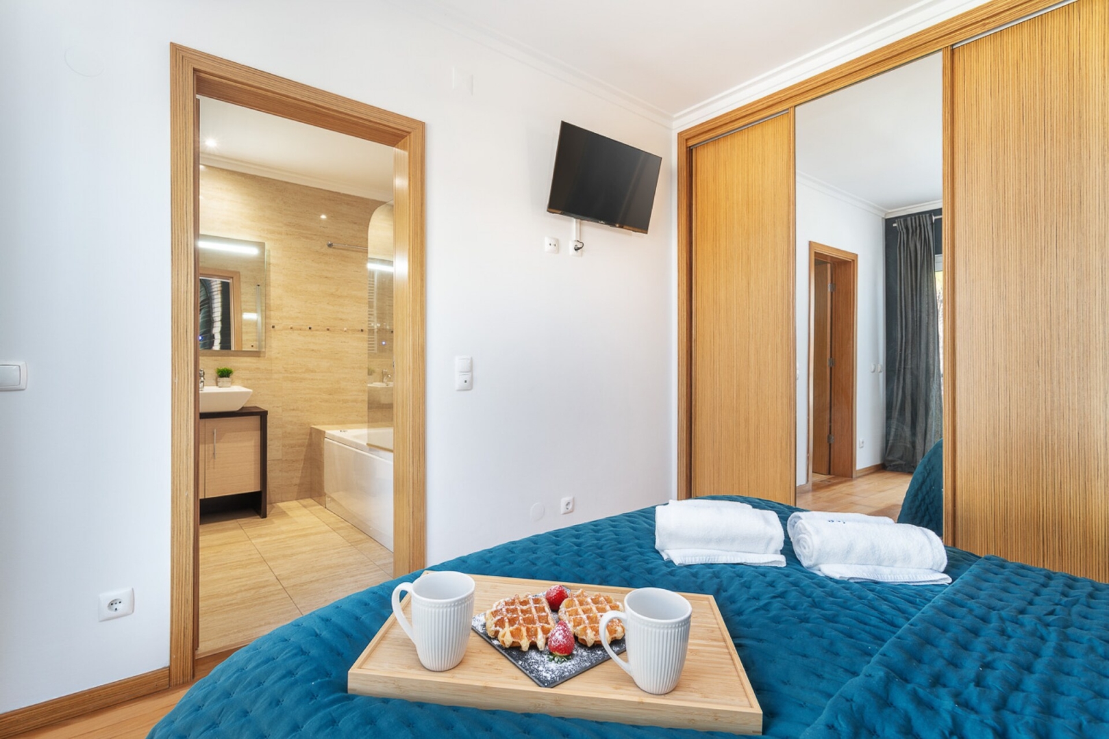 Host Wise - Deluxe House | Pool & Jacuzzi 17 Host Wise Booking