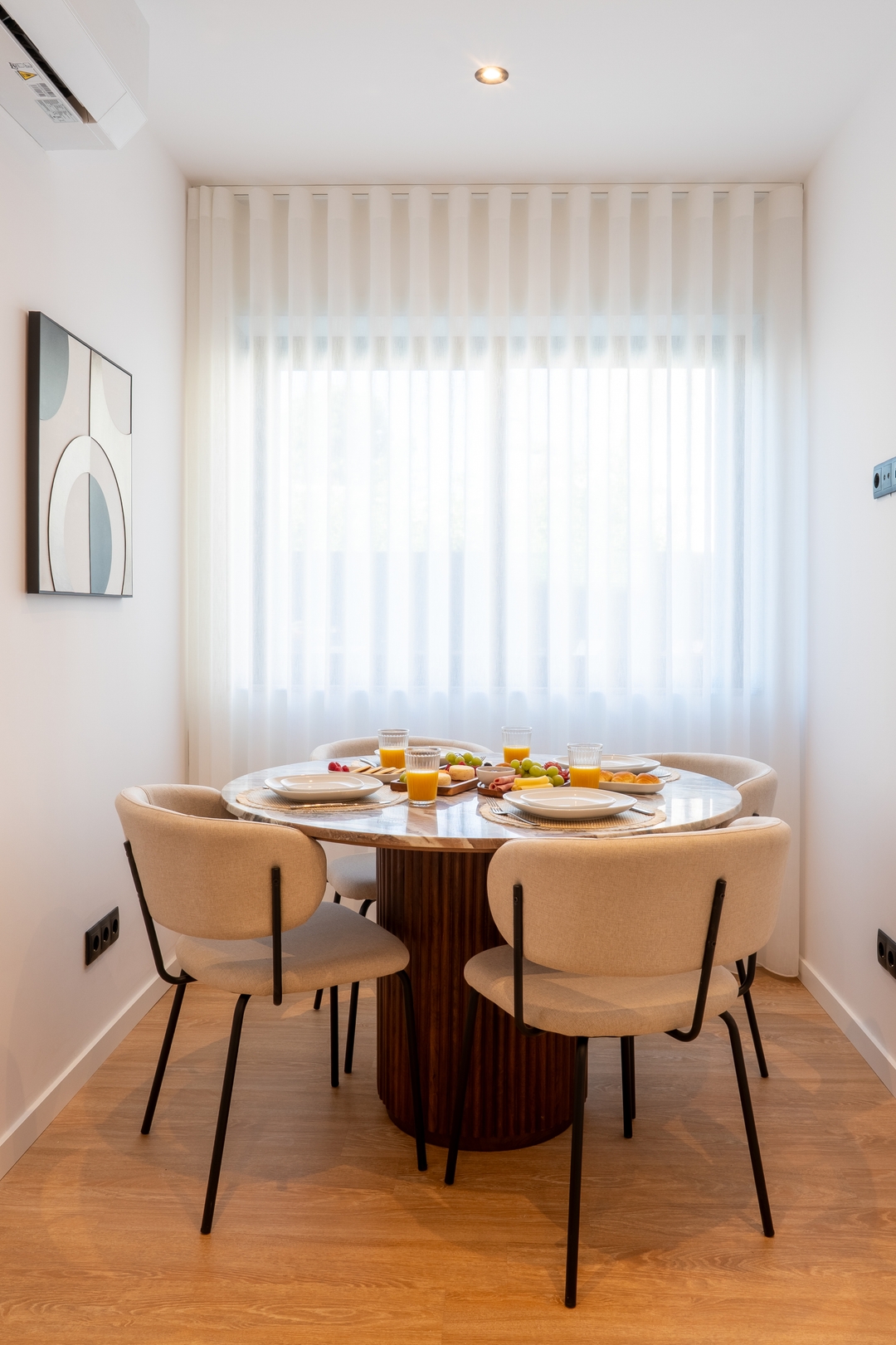 Urban Terrace & Stylish Living Spaces by HostWise 9 Host Wise Booking