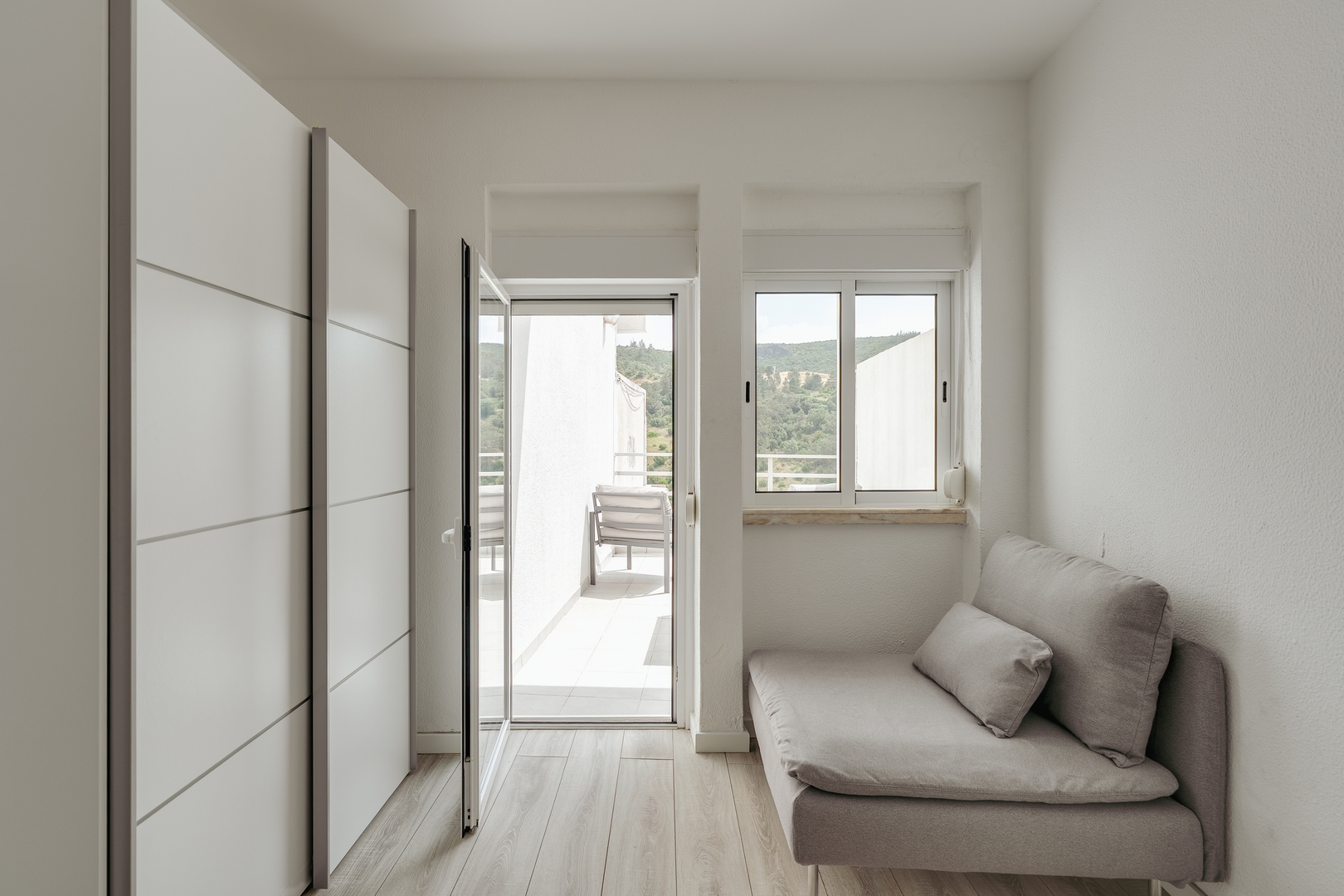 Sunny Flat w/ Jacuzzi & Balconies by Host Wise 8 Host Wise Booking