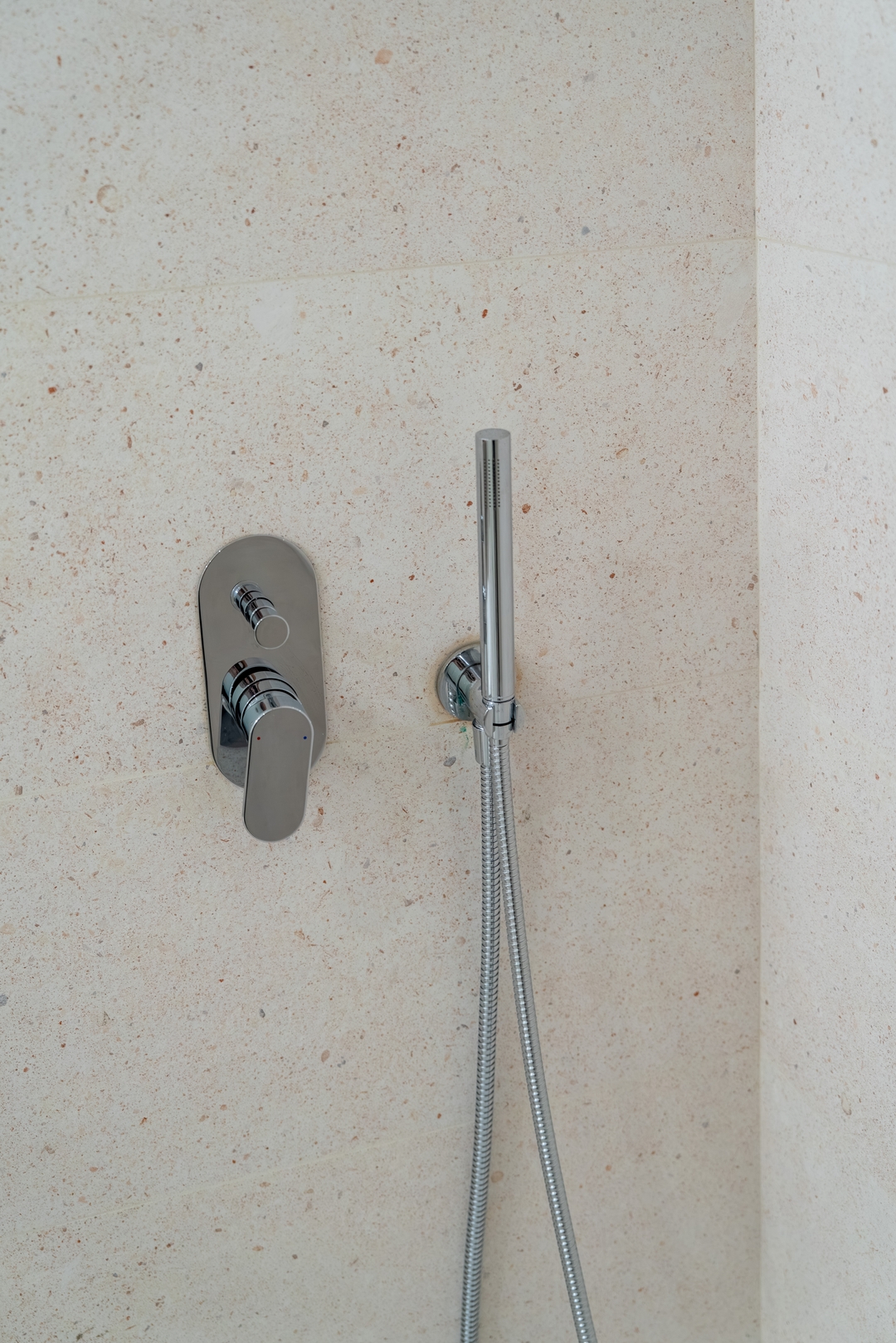 Sleek & Modern Flat w/ Private Garage by HostWise 25 Host Wise Booking