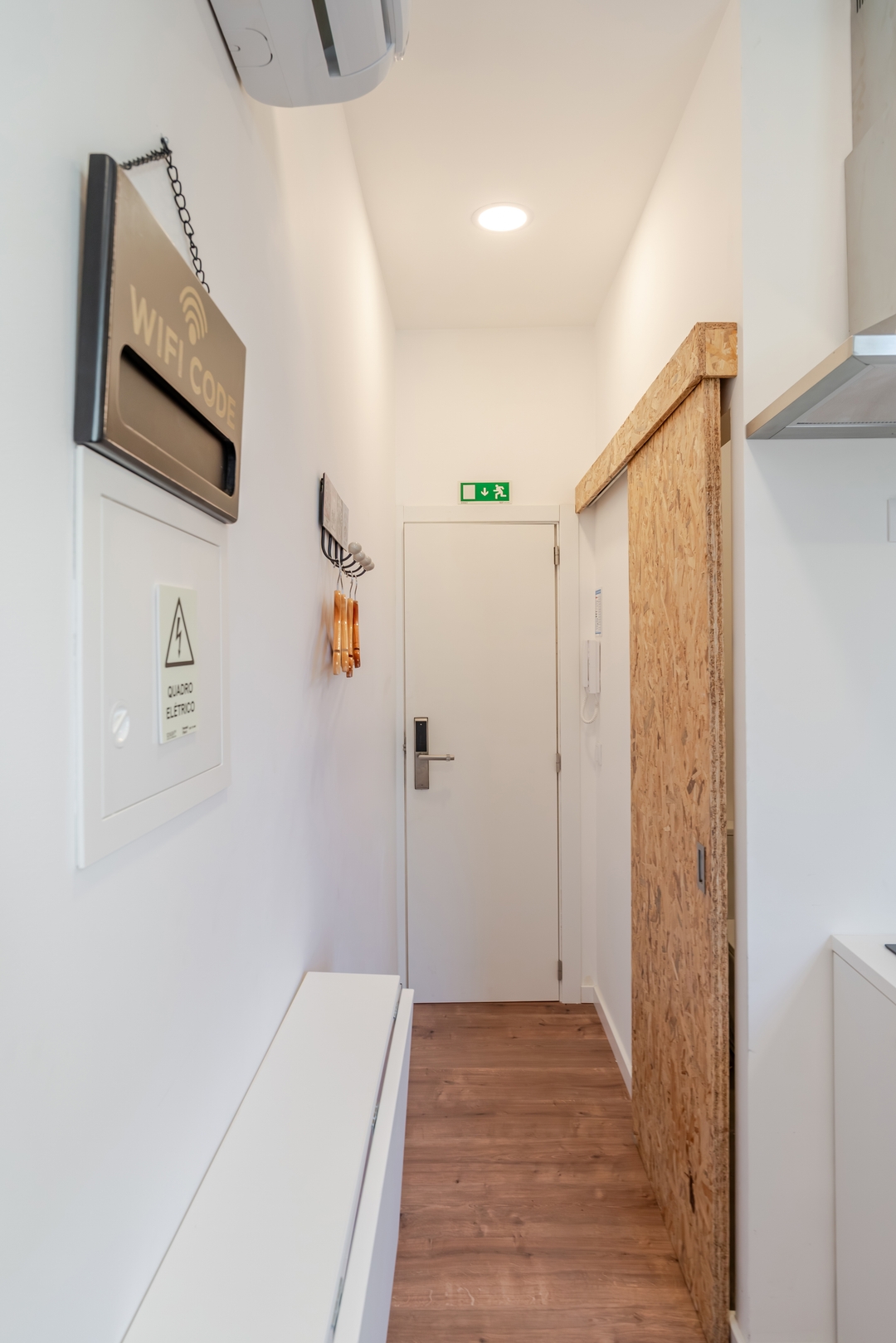 HostWise - Sunny & Stylish Flat 10 Host Wise Booking