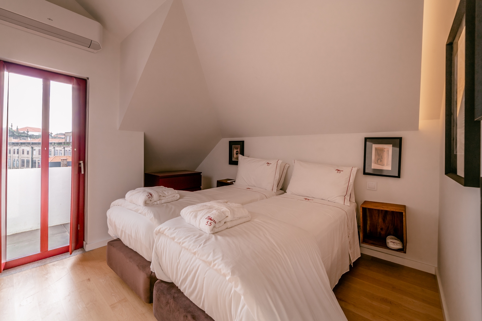 Central Apartments Stay Near Clérigos by HostWise 2 Host Wise Booking
