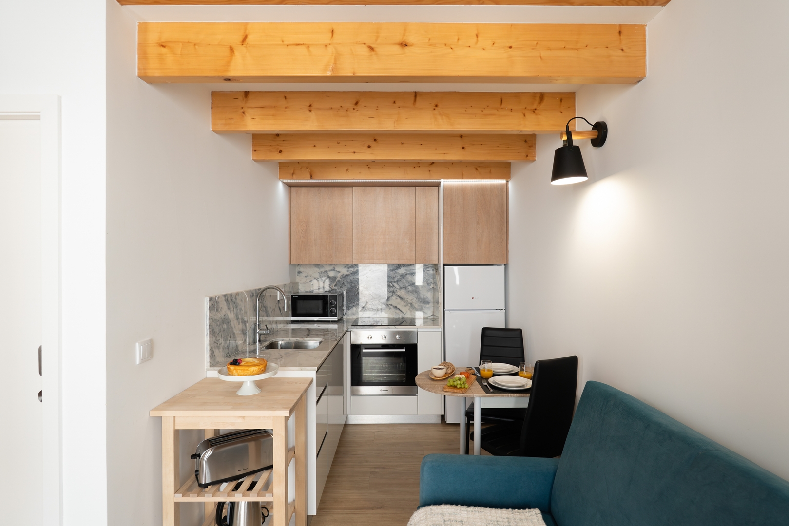 Cozy T1 Flats with Courtyard BBQ by HostWise 110 Host Wise Booking