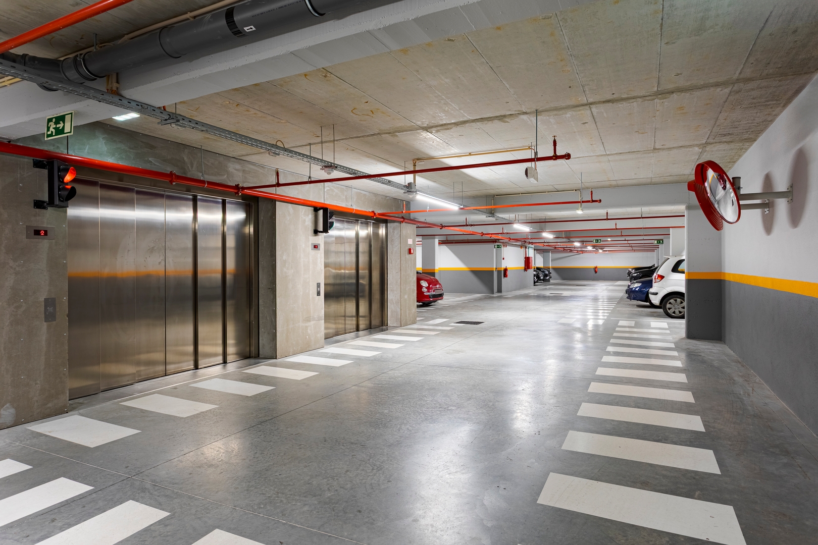 Modern & Central Flat w/ Garage by HostWise 28 Host Wise Booking