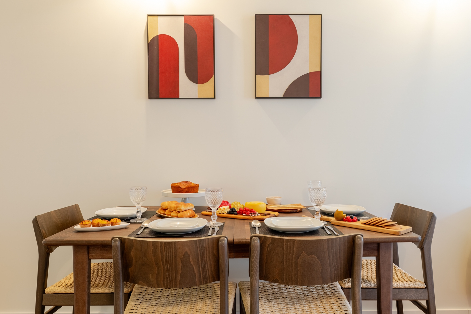 Modern 4-Apt Retreat for 14, Porto by HostWise 20 Host Wise Booking