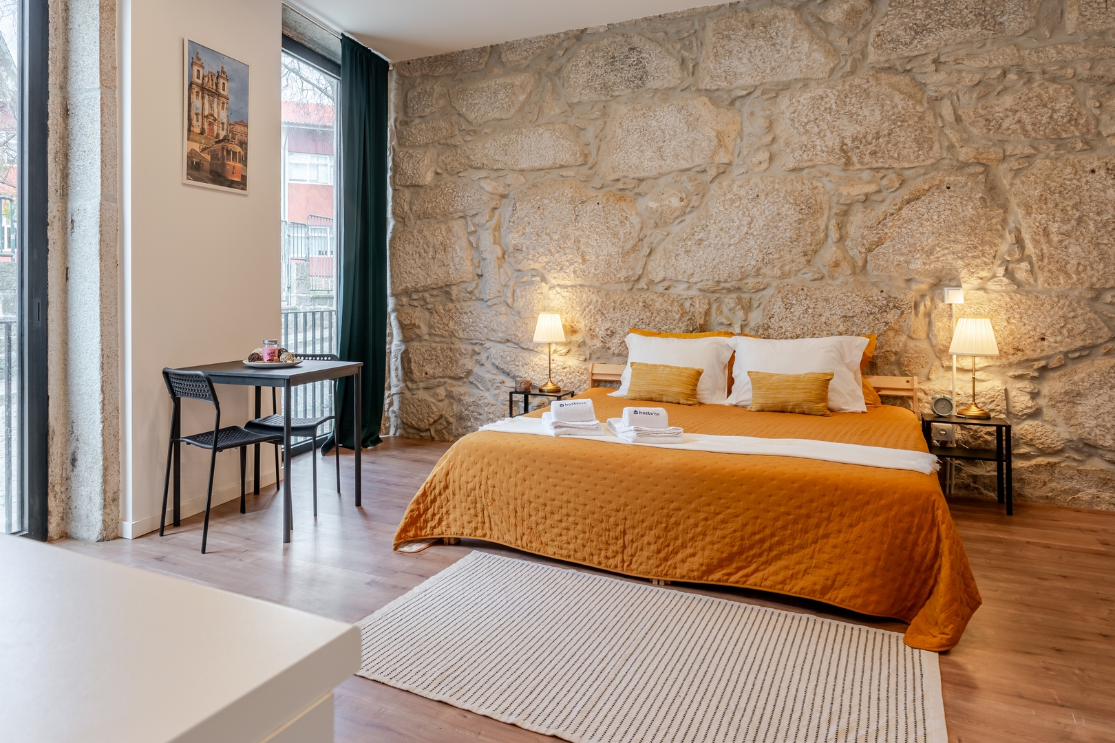 HostWise - Stylish Stone-Walled Flat 9 Host Wise Booking