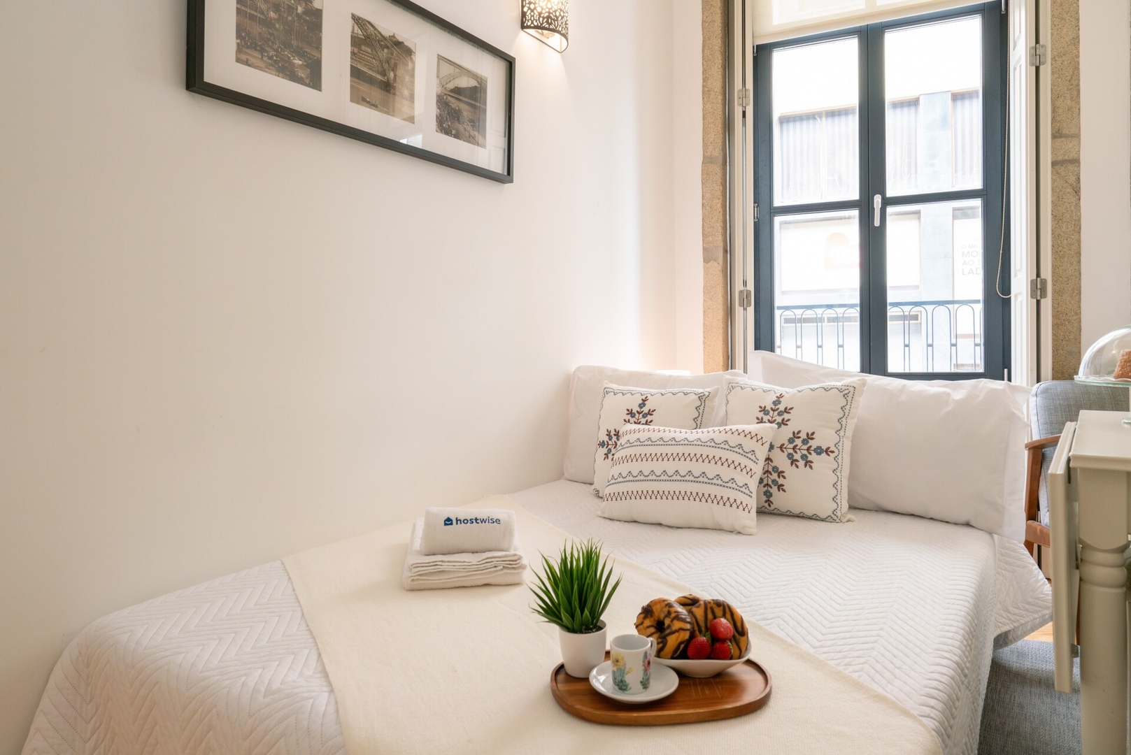 Colourful Cozy Flat by HostWise 29 Host Wise Booking