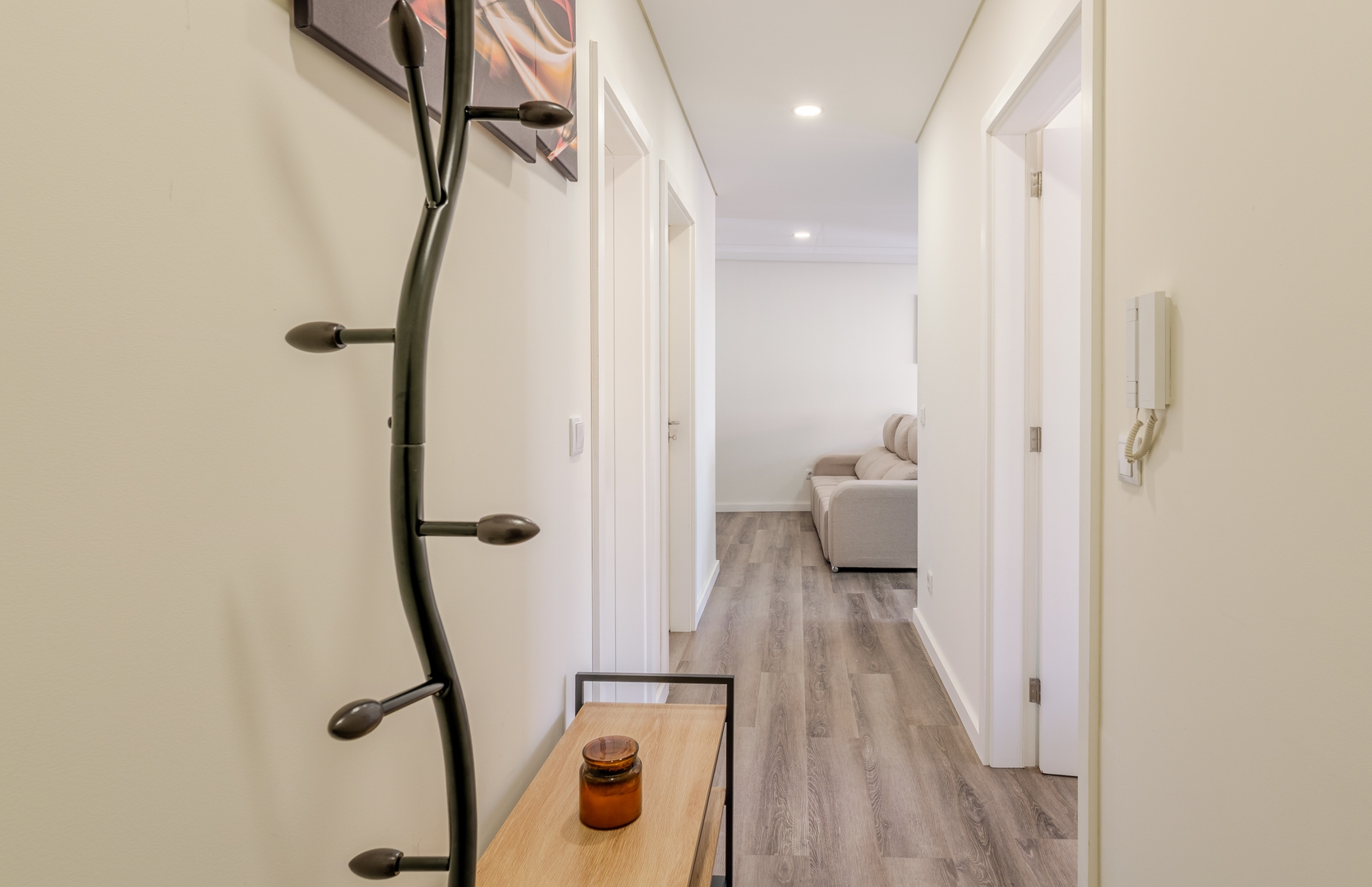 Spacious & Stylish Flat with Garage by HostWise 36 Host Wise Booking