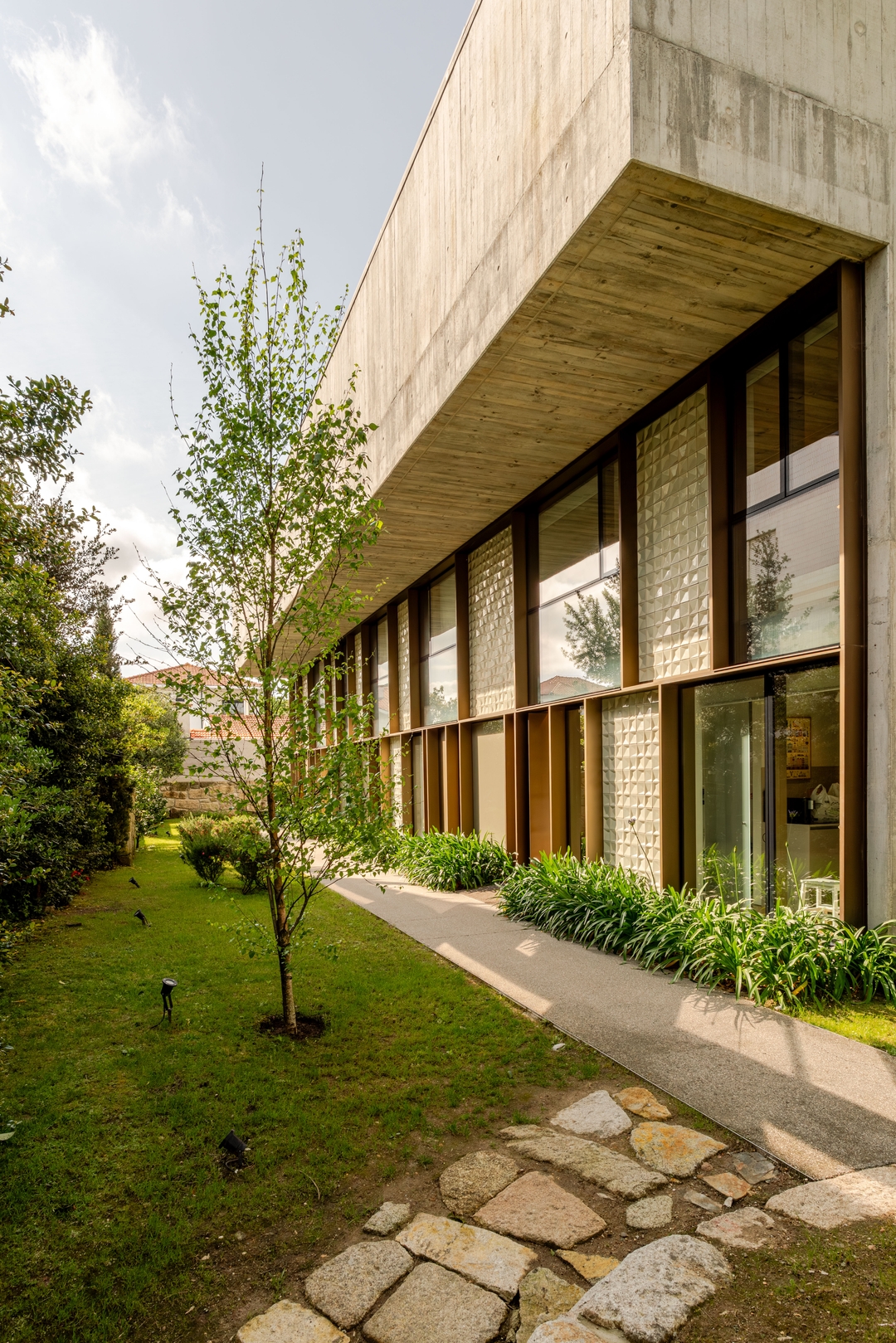 Grand Villa w/ Pool, Garden & Garage by HostWise 49 Host Wise Booking