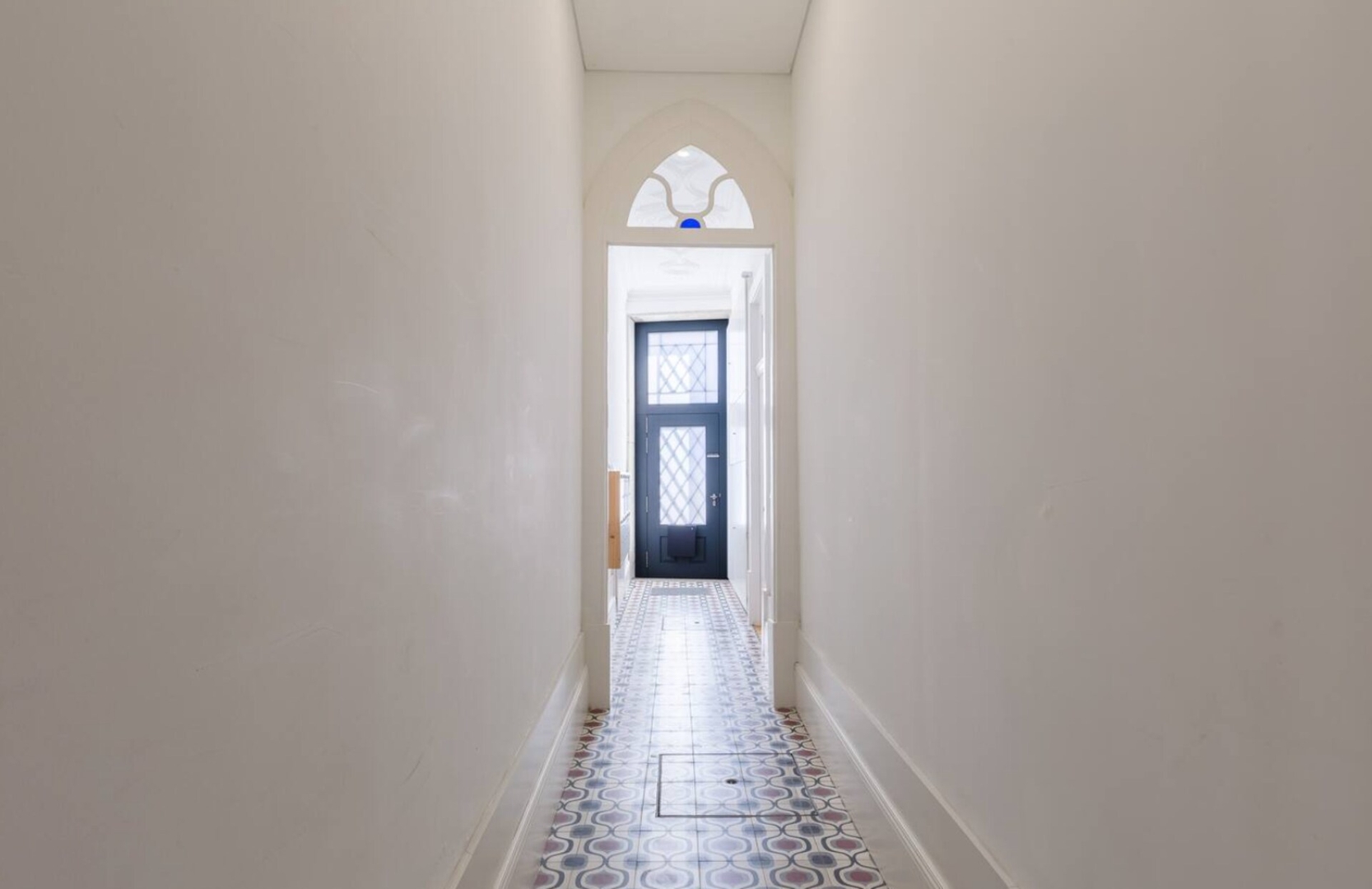 Central Sunny Flat - Prime Location by HostWise 24 Host Wise Booking