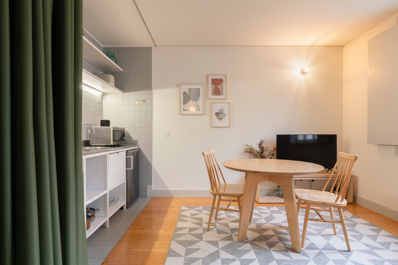 Dual Sunny Studios in Old Guimarães by HostWise 34 Host Wise Booking